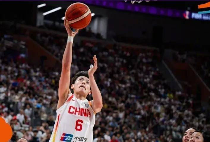 进步明显！杨舒予出战22分钟，投篮9中8得到17分4篮板4助攻