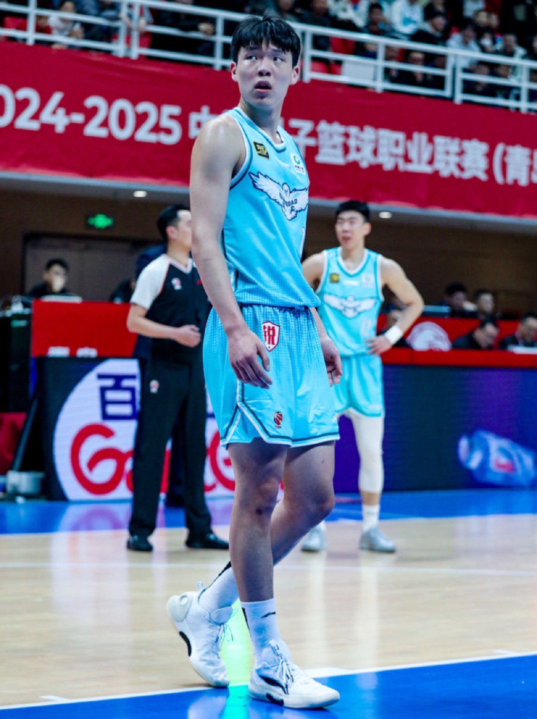 杨瀚森8+8+5+3篮板创新高开拓者击败火箭的简单介绍