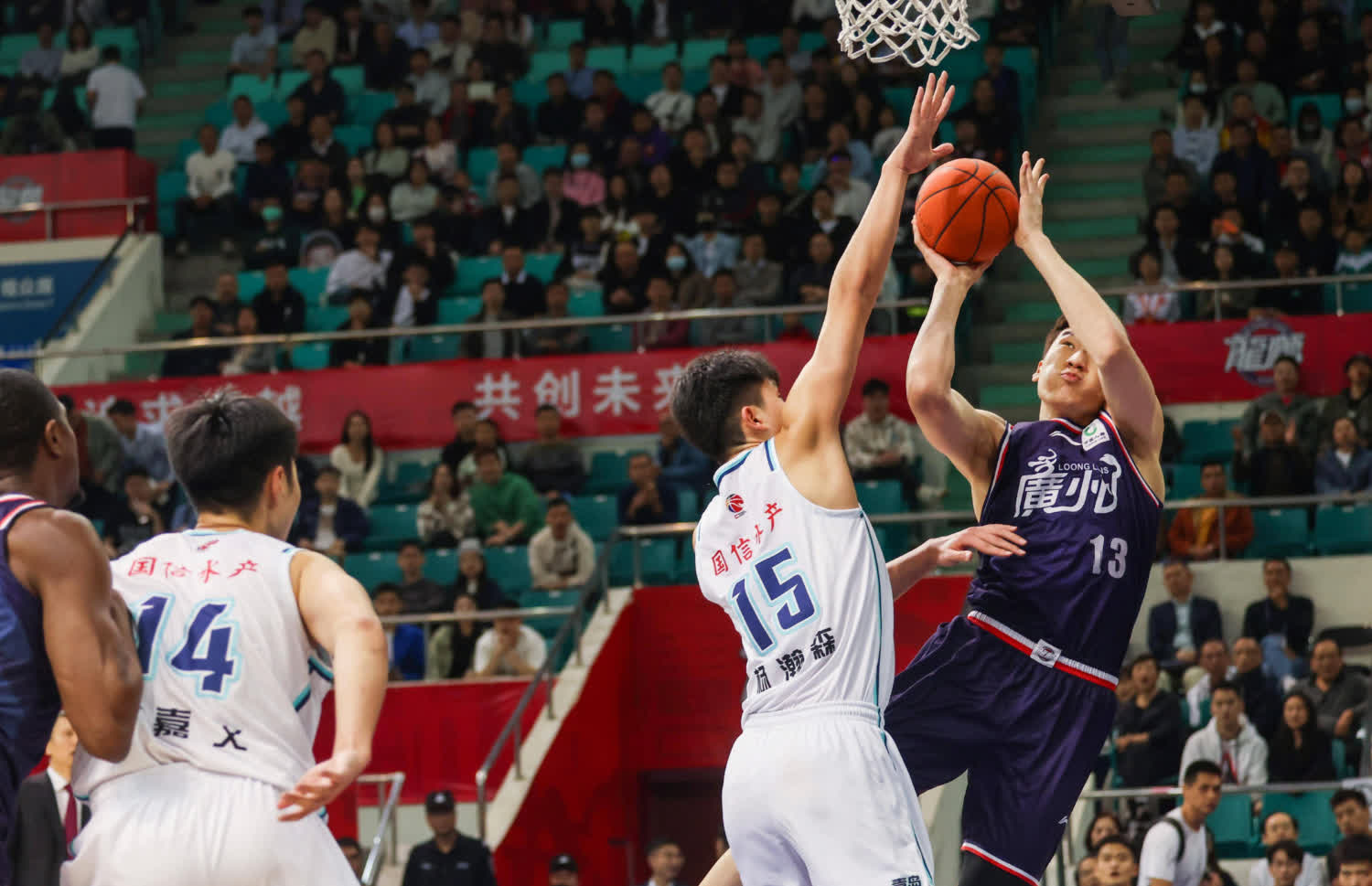 包含杨瀚森首秀10+5+4+3开拓者胜勇士夏联开门红的词条