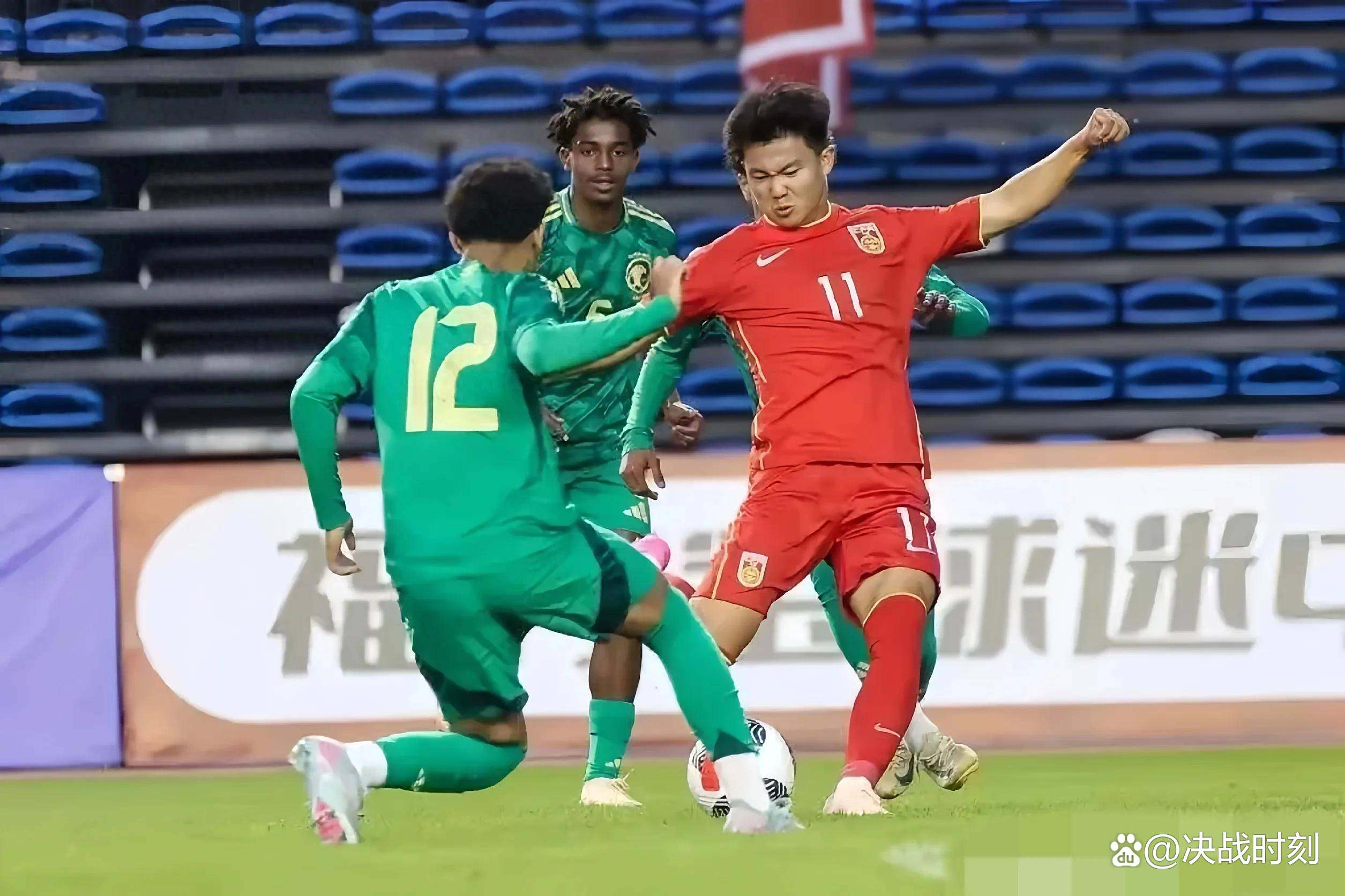 包含国少队3-4韩国1胜1平1负收官谢晋替补3分钟传射邝兆镭破门的词条